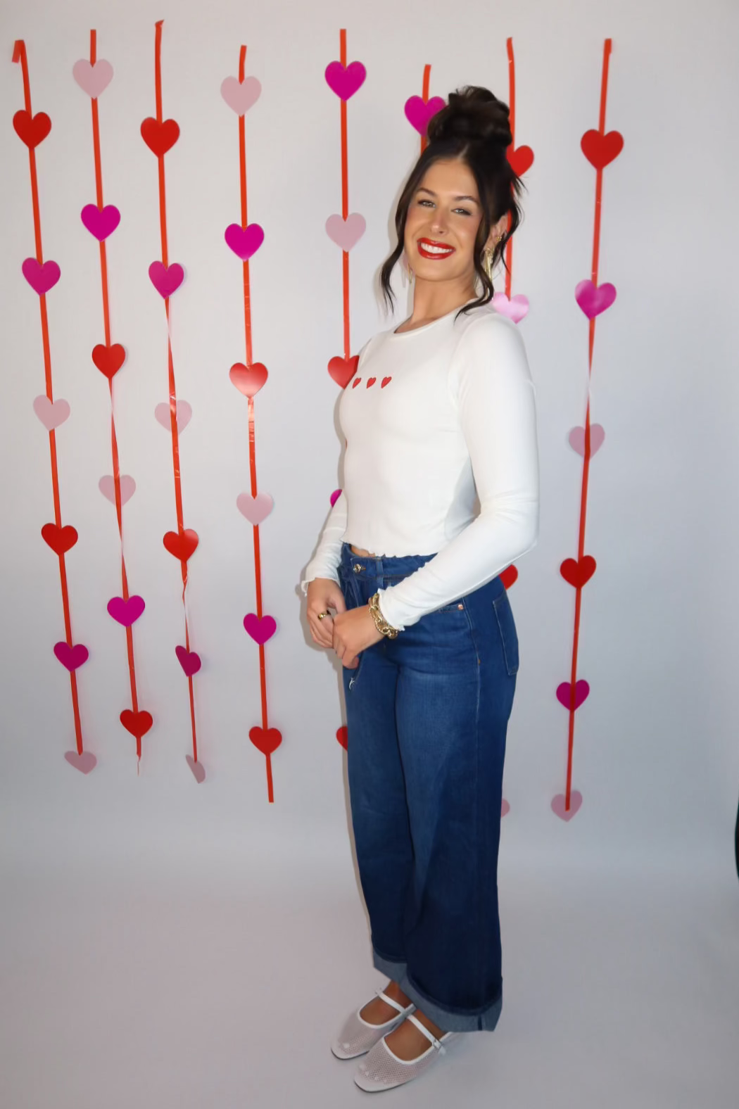 Round Neck Heart Embroidered Fitted Knit Top