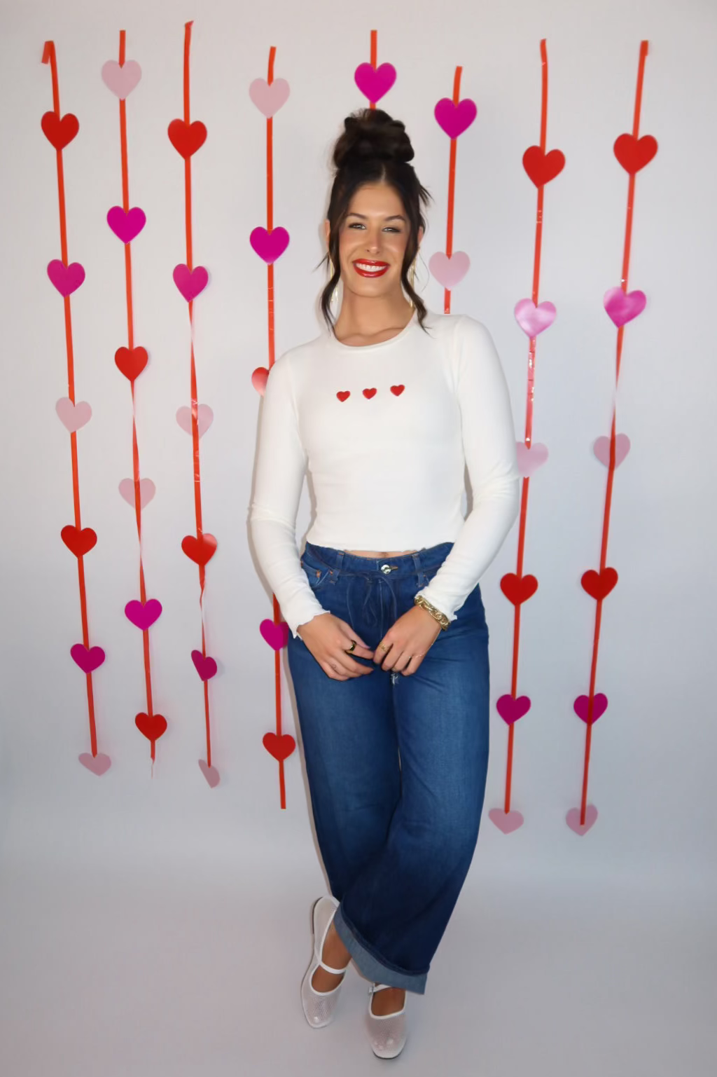 Round Neck Heart Embroidered Fitted Knit Top