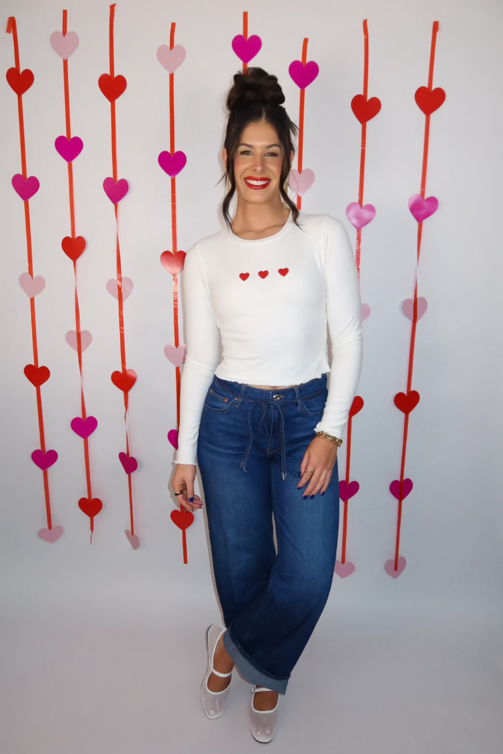 Round Neck Heart Embroidered Fitted Knit Top