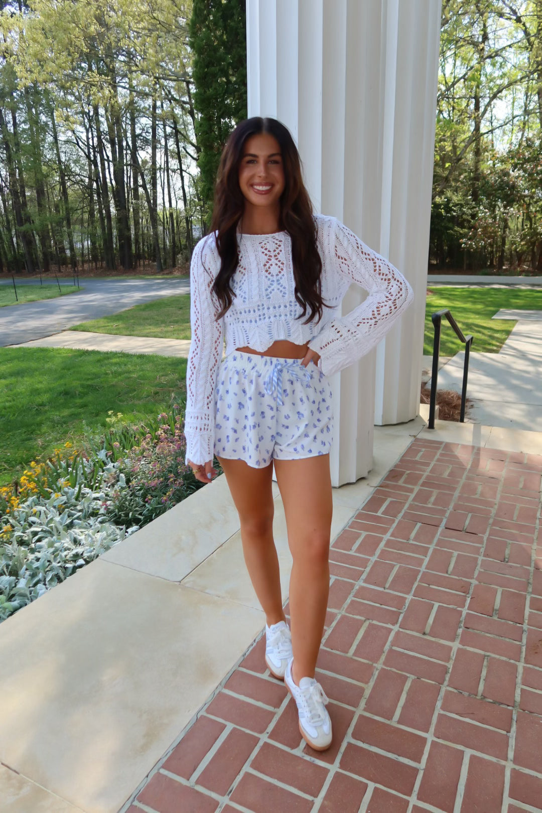 Elastic Waist Band Floral Woven Shorts